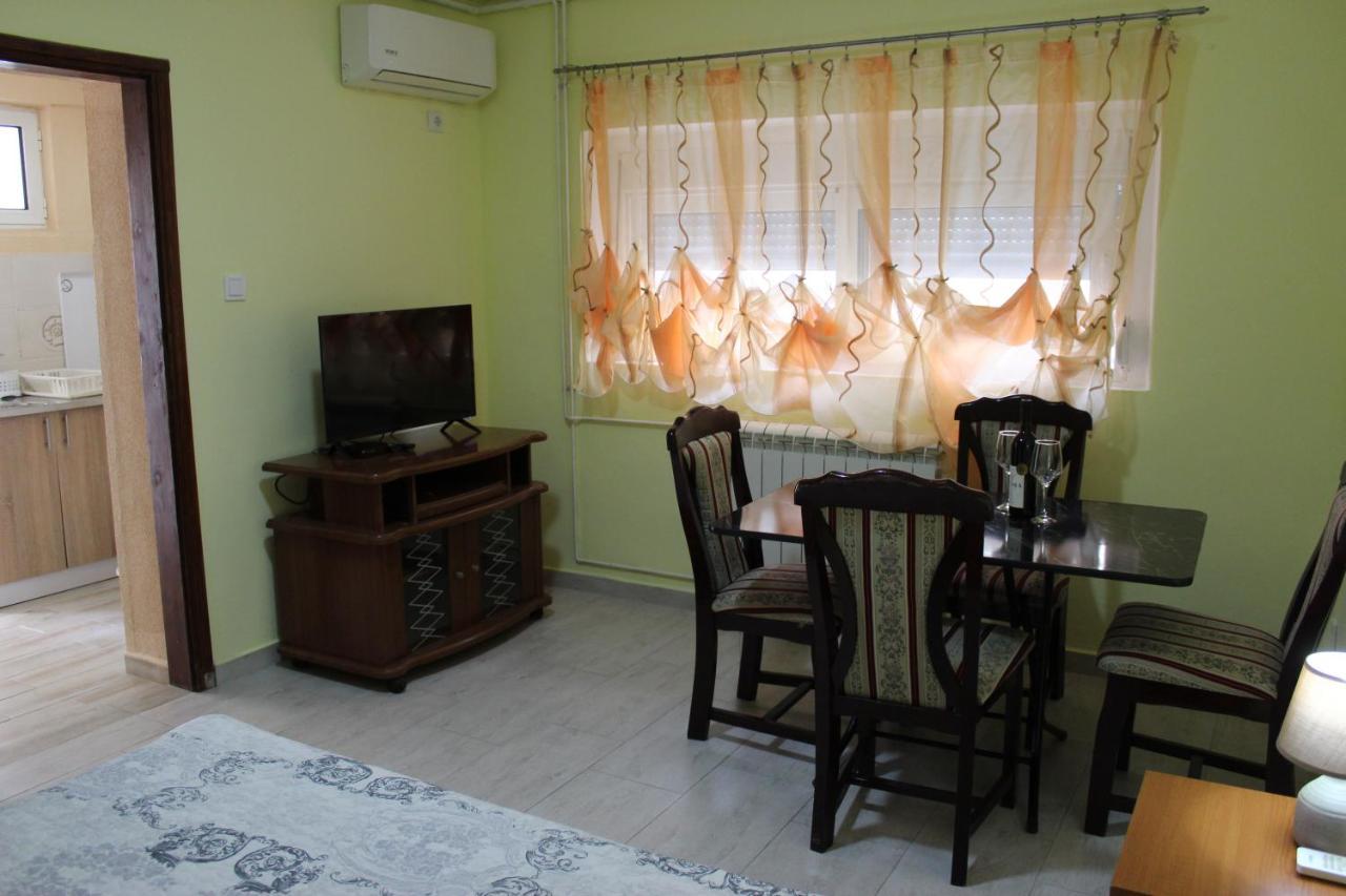 Apartmani Franovic Tivat Zewnętrze zdjęcie