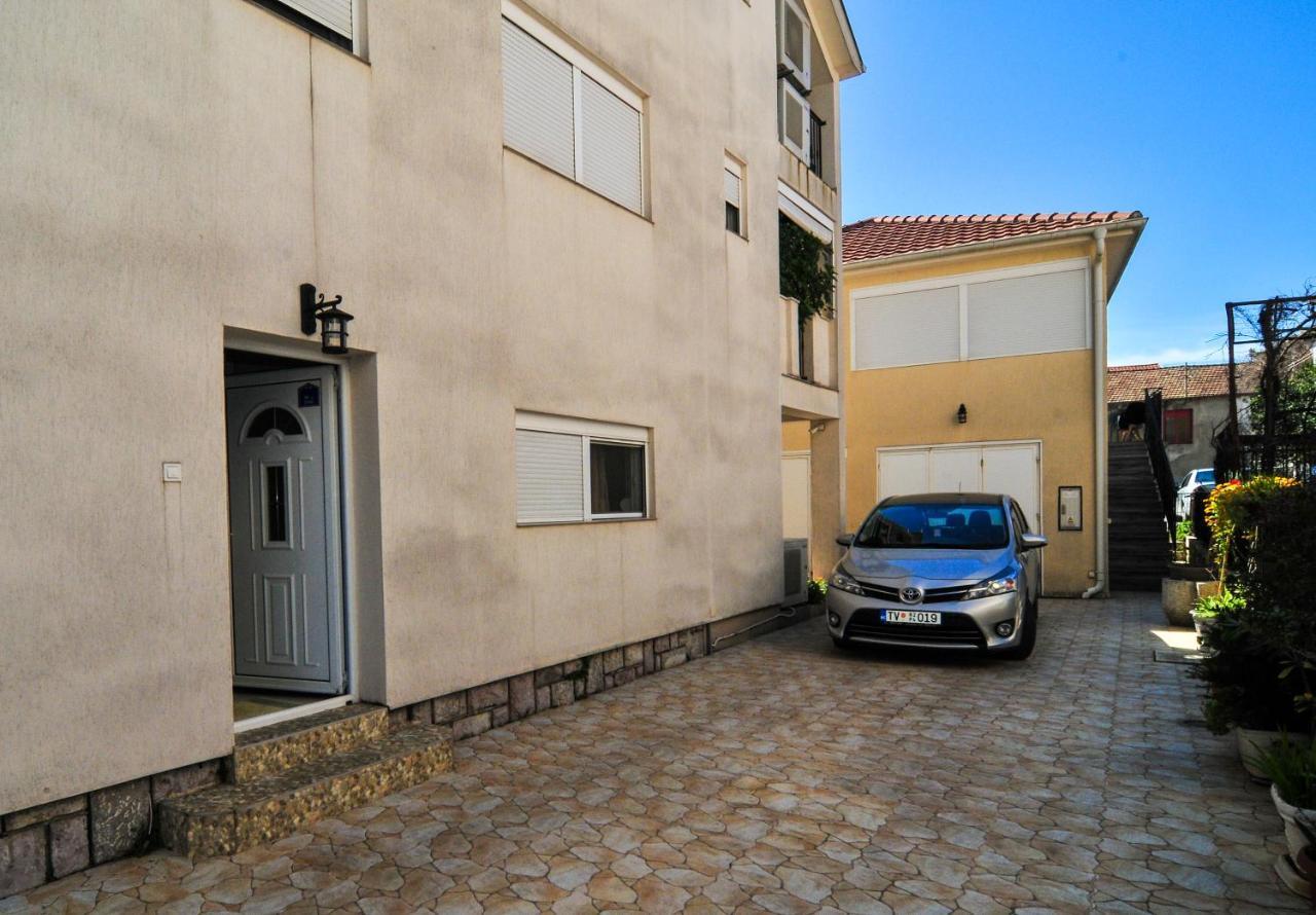 Apartmani Franovic Tivat Zewnętrze zdjęcie
